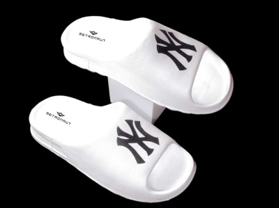 M7 By Metronaut Men Slides(White , 6)