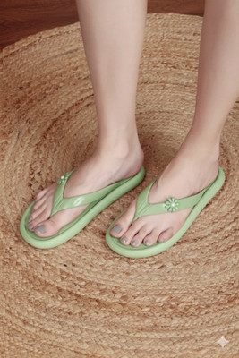 DOCTOR ULTRA Women Flip Flops(Green , 3)