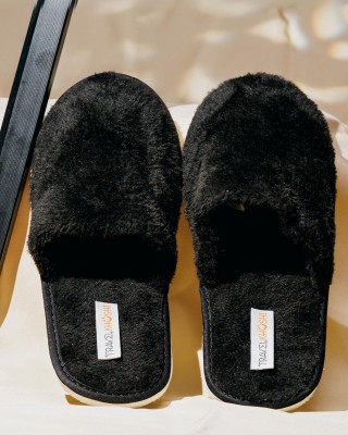 TRAVELKHUSHI Men Fur Home Slippers Slippers(Black , 8)