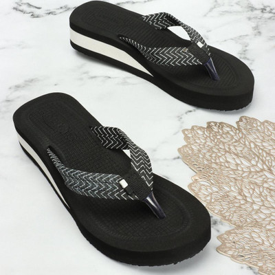 LoveHush Women Slippers(Black , 4)