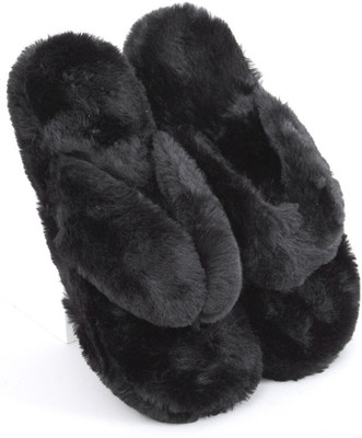 WOLVESDEN Women Slippers(Black , 4)