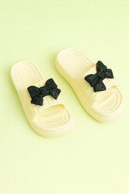 FOAMTEK Women Slippers(Off White , 8)