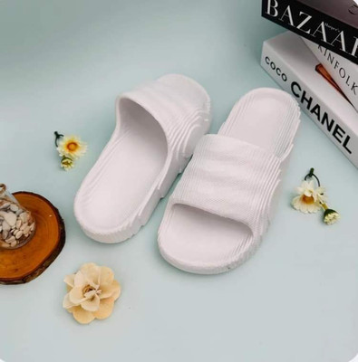 STYLE HEIGHT Men Flip Flops(White , 8)