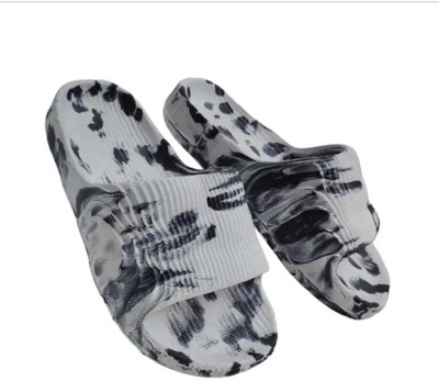 Sleek Trends Men Slides(White , 9)