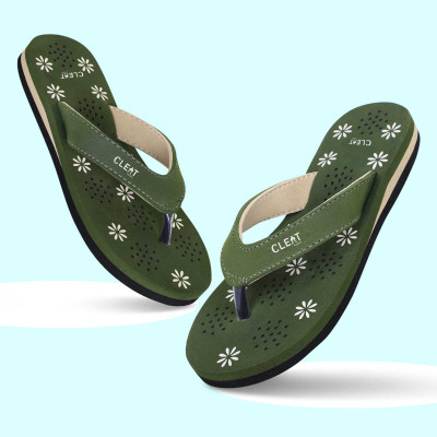 getCLEAT Women Slippers(Green , 6)