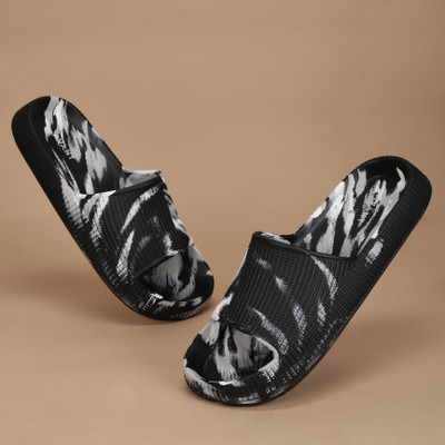 AVANT Men Slides(Black, White , 7)