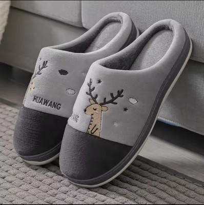 WOLVESDEN Women Slippers(Grey , 9)
