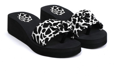Skytrap Women Stylish Comfortable and Trending Printed Flip Flops Slide Slippers(White , 4)