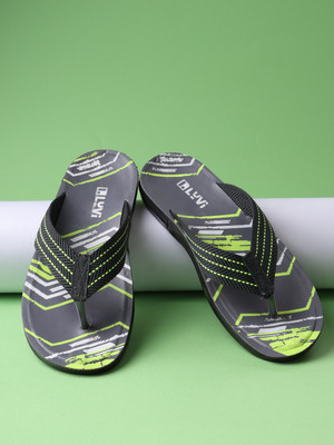 LYVI Men Flip Flops(Multicolor , 7)