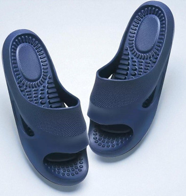 LUXURIOUS DESIGN Men Slippers(Multicolor , 6)
