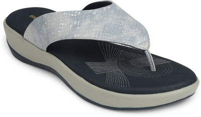 LIBERTY Women Flats(Silver , 7)