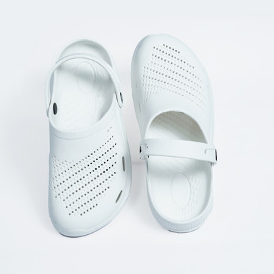 WAALK Men Flip Flops(White , 7)
