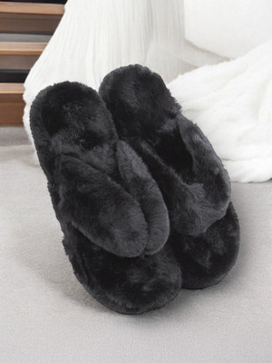 WOLVESDEN Women Slippers(Black , 4)