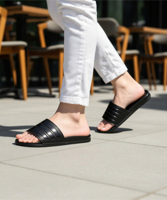 ADIDAS Men ADILETTE COMFORT Slides(Black , 11)