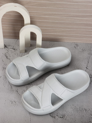 Roadster Men Flip Flops(Grey , 8)