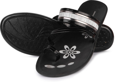 Pennen Women Flip Flops(Black , 5)