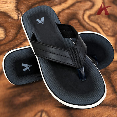 Altek Men Flip Flops(Black , 8)