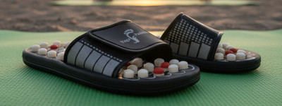 Vornexa Men Slippers(Black , 7)