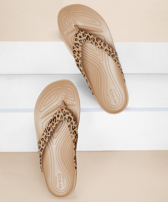 CROCS Women Kadee II Leopard Flip Flops(Brown , 4)