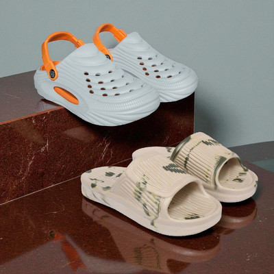 Acorn Men Slides(Grey, Beige , 6)