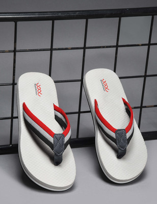 Wave Walker Men Flip Flops(Grey , 8)