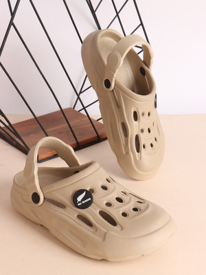 KILLER Men Clogs(Beige , 6)