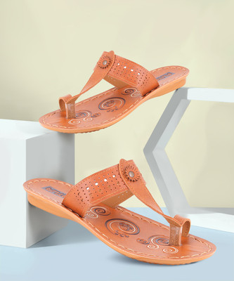 FLITE Women Slippers(Tan , 7)