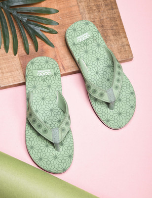 Wave Walker Women Flip Flops(Green , 8)