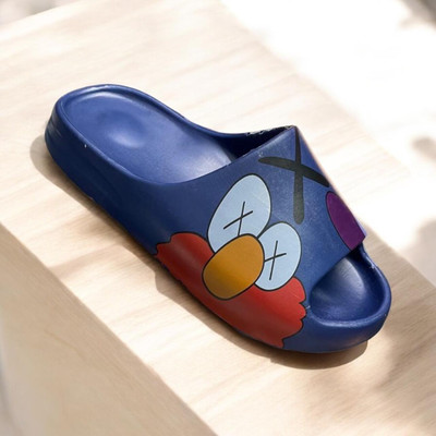 YZY Men Slides(Multicolor , 6)