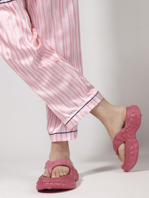 KILLER Women Clogs(Maroon , 6)