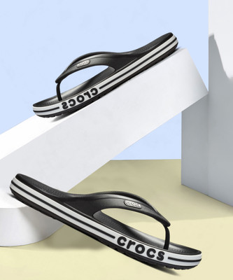 CROCS Men Bayaband Flip Flops(Black, White , 10)
