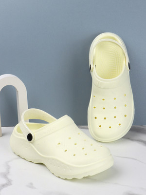 Alishtezia Women Clogs(Off White , 8)
