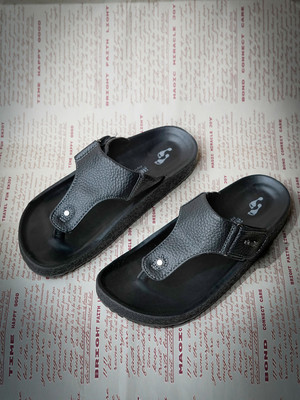 aerowalk Men Slippers(Black , 10)