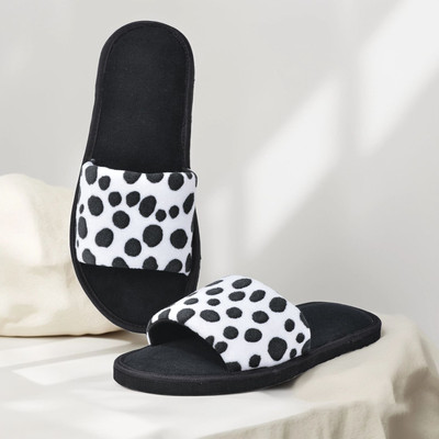 Y key Women Slides(Black , 4)