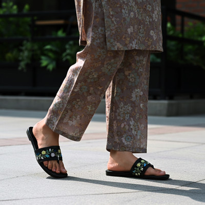 Feetway Women�s Ethnic Embroidered Slip-On Slippers Slider. Stylish Flat Sandals Women Flats(Black , 6)