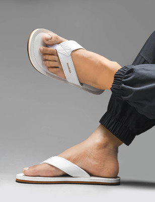 Wave Walker Men Flip Flops(White , 8)