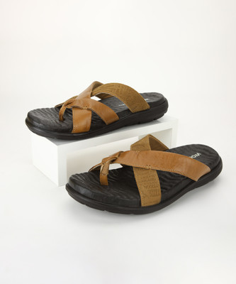 WOODLAND Men Slippers(Multicolor , 7)