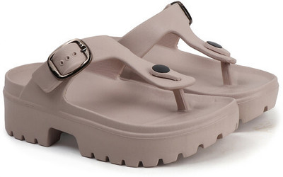 Feet Runner Women Clogs(Beige , 7)