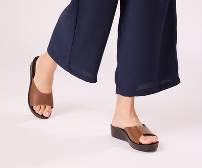 aerowalk Women Slippers(Brown , 2)