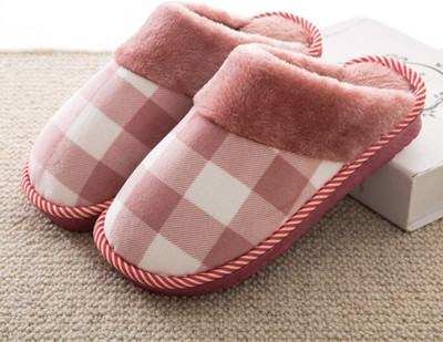 WOLVESDEN Women Slides(Multicolor , 6)