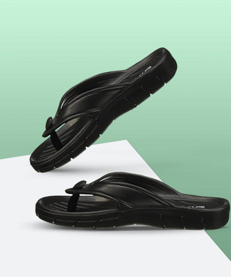 FLITE Men Slippers(Black , 7)