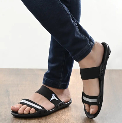 AUCKLAND Men Slides(Black, White , 8)