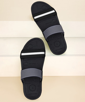 OMSHOES Men Flip Flops(Multicolor , 6)