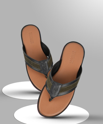 WOODLAND Men Flip Flops(Black , 7)