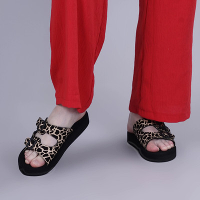 LoveHush Women Slippers(Beige , 7)