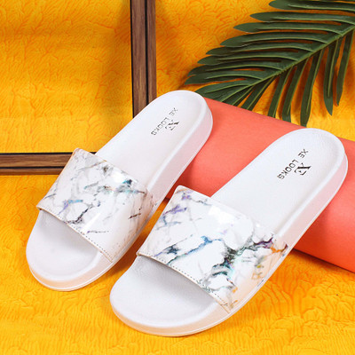 XE Looks Women Slides(White , 6)