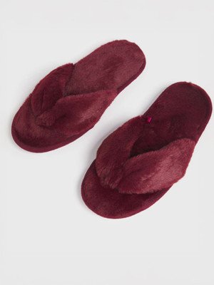 WOLVESDEN Women Slippers(Maroon , 8)