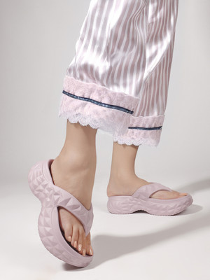 KILLER Women Flip Flops(Pink , 3)