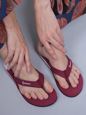 DASHNY Women Slippers(Maroon , 9)