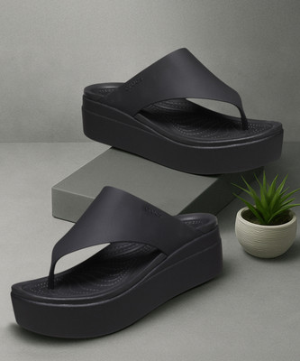 CROCS Women Brooklyn Flip Flops(Black , 8 UK/India)